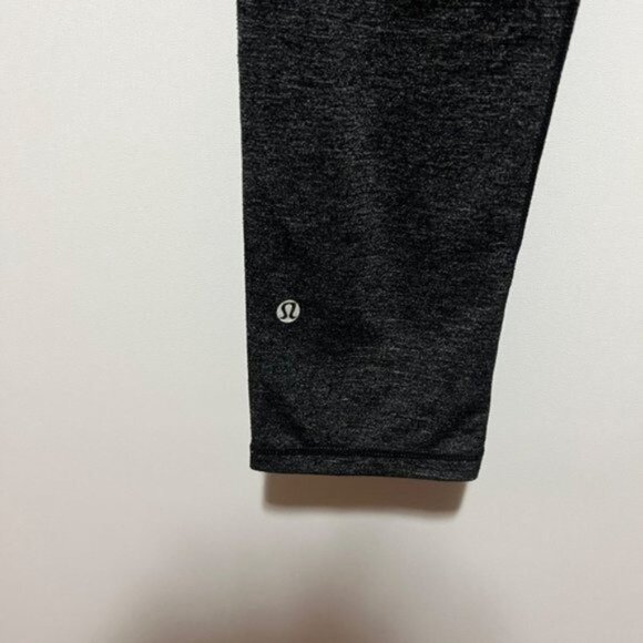 Lululemon Women's Wunder Groove Crop Leggings Pants Size 8 Heathered Black/Quilt - Picture 5 of 6
